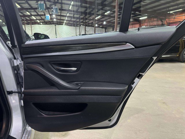 Used 2014 BMW 550i xDrive Sedan AWD/4WD image 34