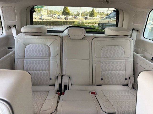 Used 2020 Lincoln Navigator Black Label w/ Cargo Convenience Package AWD/4WD image 25