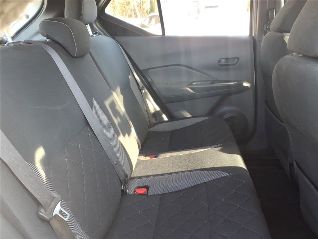 Used 2019 Nissan Kicks S image 11
