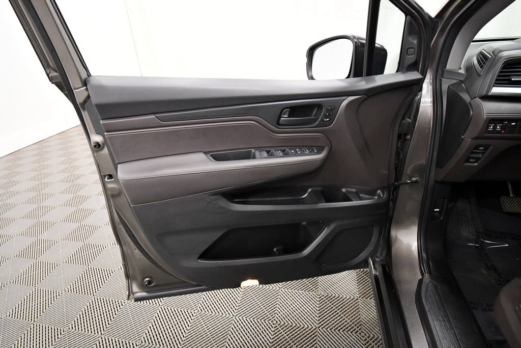 Certified 2018 Honda Odyssey EX-L image 13