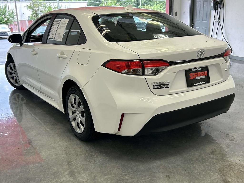 Certified 2025 Toyota Corolla LE FWD image 5