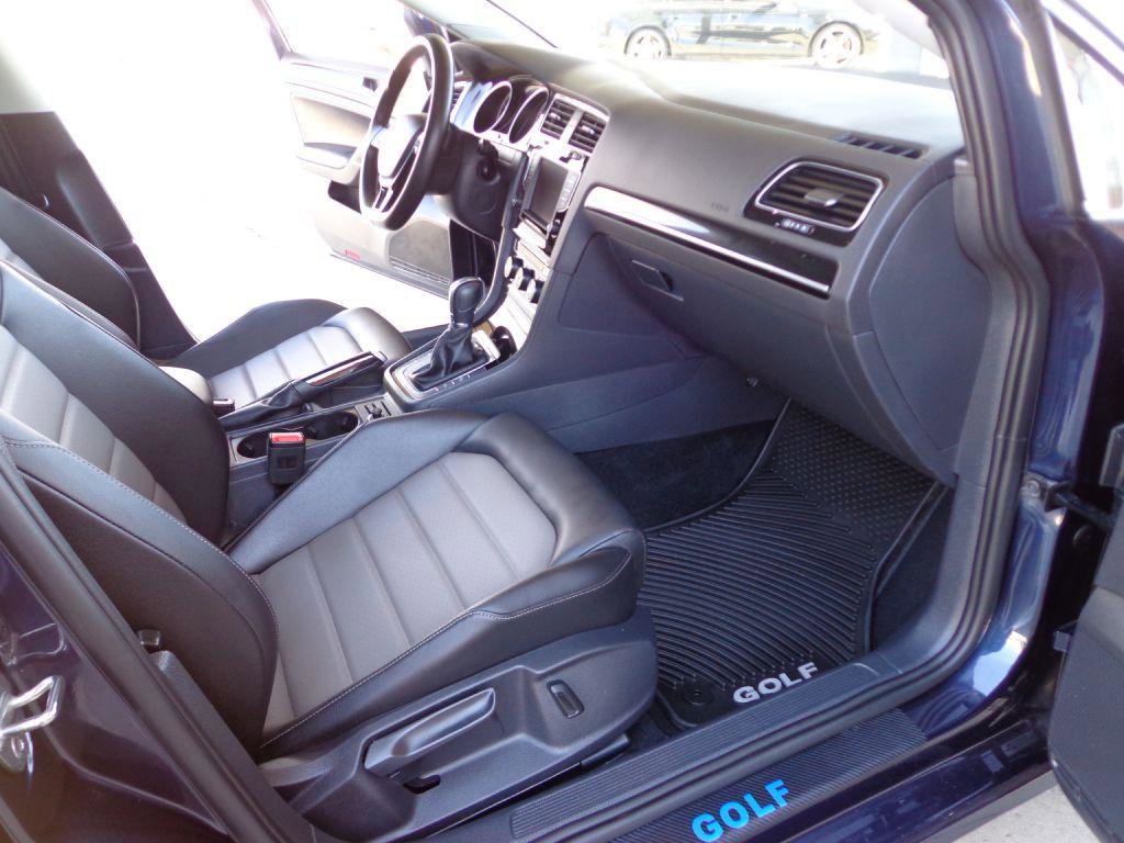 Used 2017 Volkswagen Golf 4-Door image 18