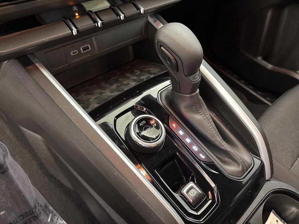 Used 2023 Chevrolet Colorado Trail Boss w/ Technology Package image 39