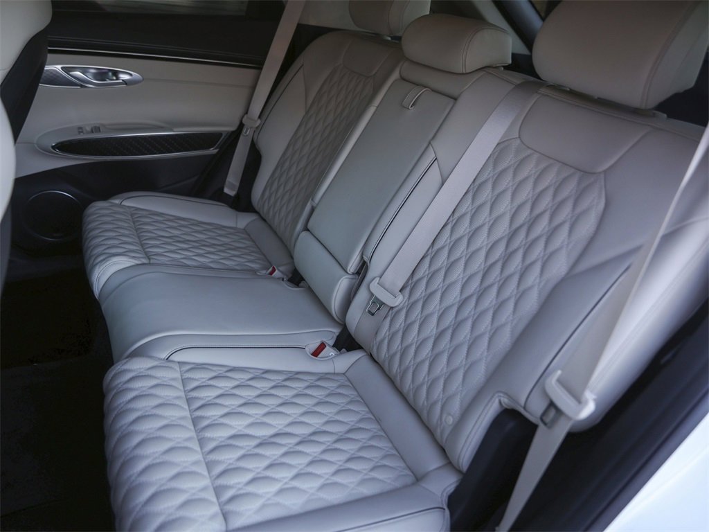 Used 2025 Genesis GV70 3.5T Sport w/ Sport Prestige Package image 33