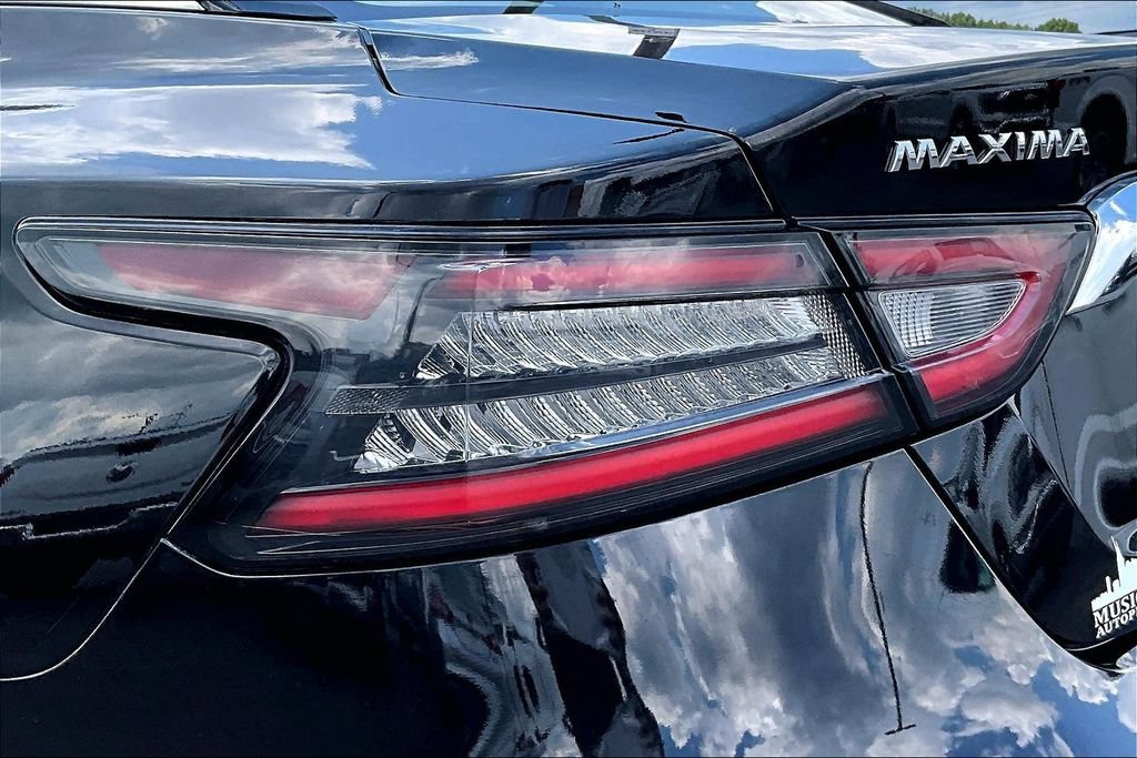 Used 2023 Nissan Maxima SL FWD image 25
