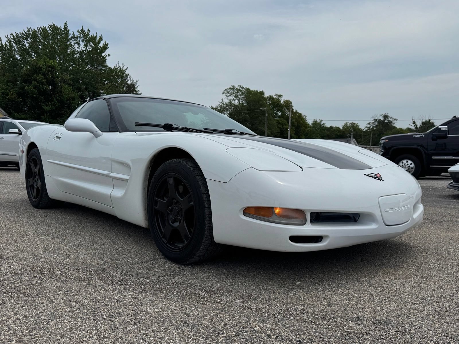 Used 1997 Chevrolet Corvette Coupe w/ Memory Pkg RWD image 8