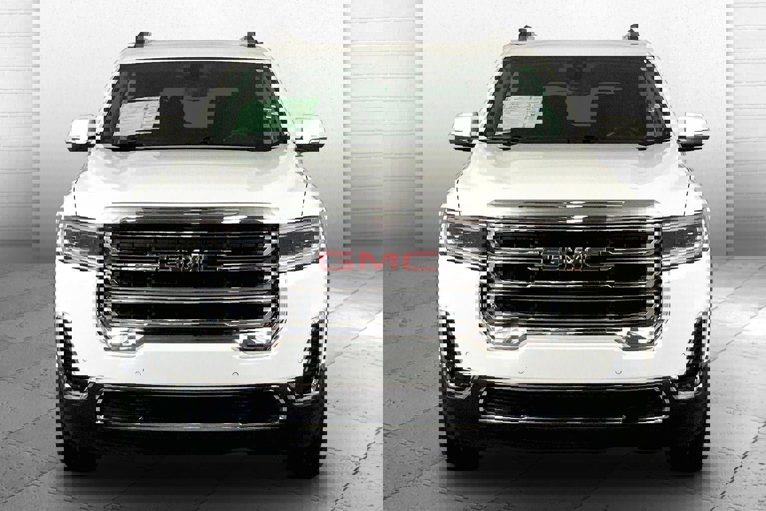 Used 2023 GMC Acadia SLE w/ Driver Convenience Package image 2