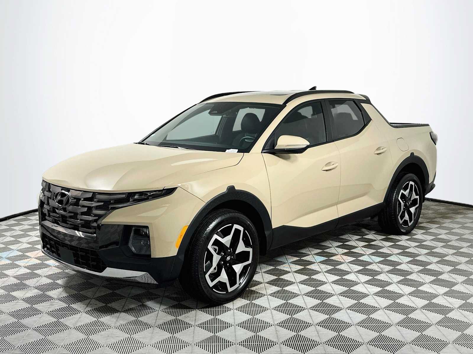 Used 2023 Hyundai Santa Cruz Limited w/ Cargo Package AWD/4WD image 3
