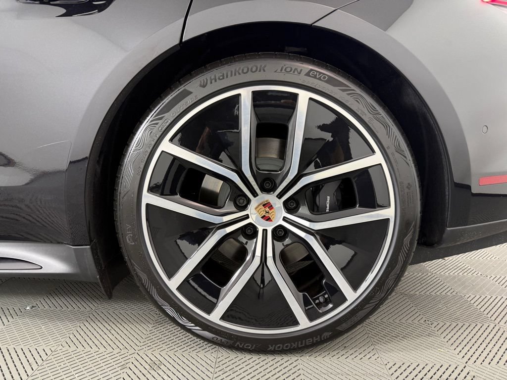 New 2026 Porsche Taycan RWD image 12