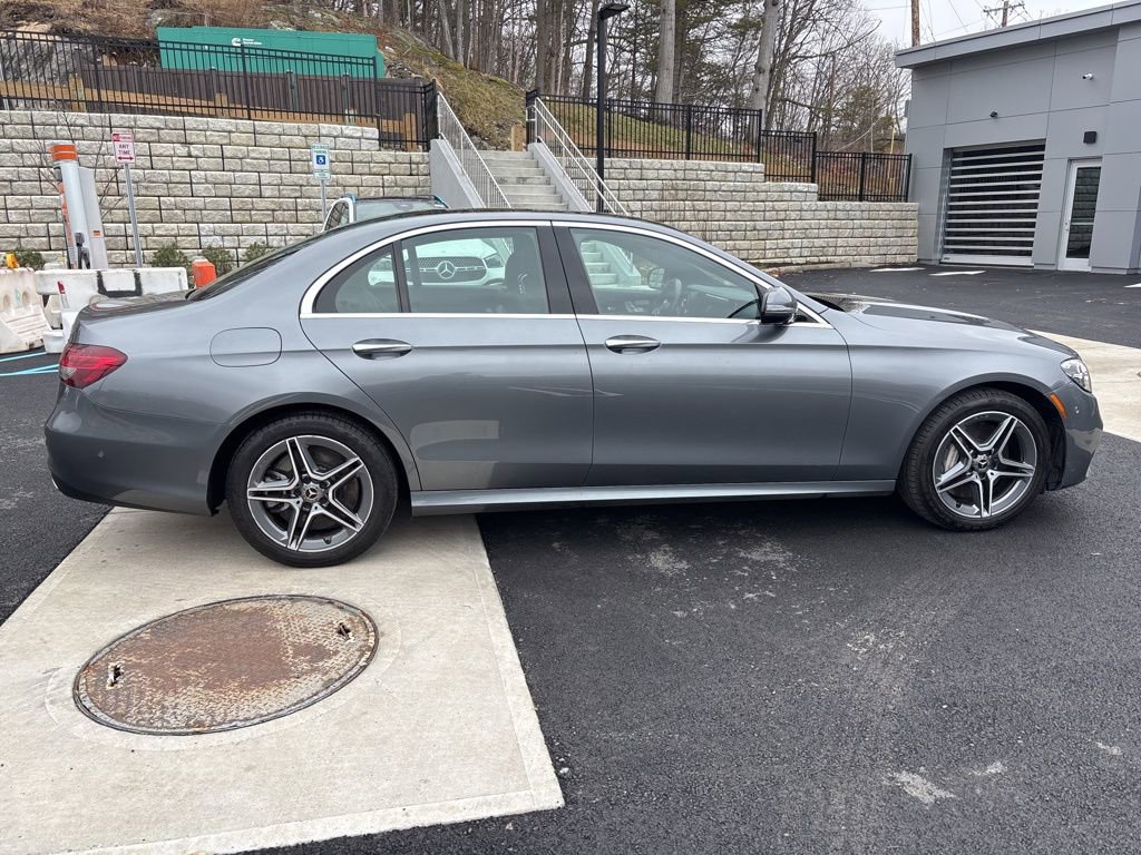 Used 2023 Mercedes-Benz E 450 4MATIC Sedan image 4