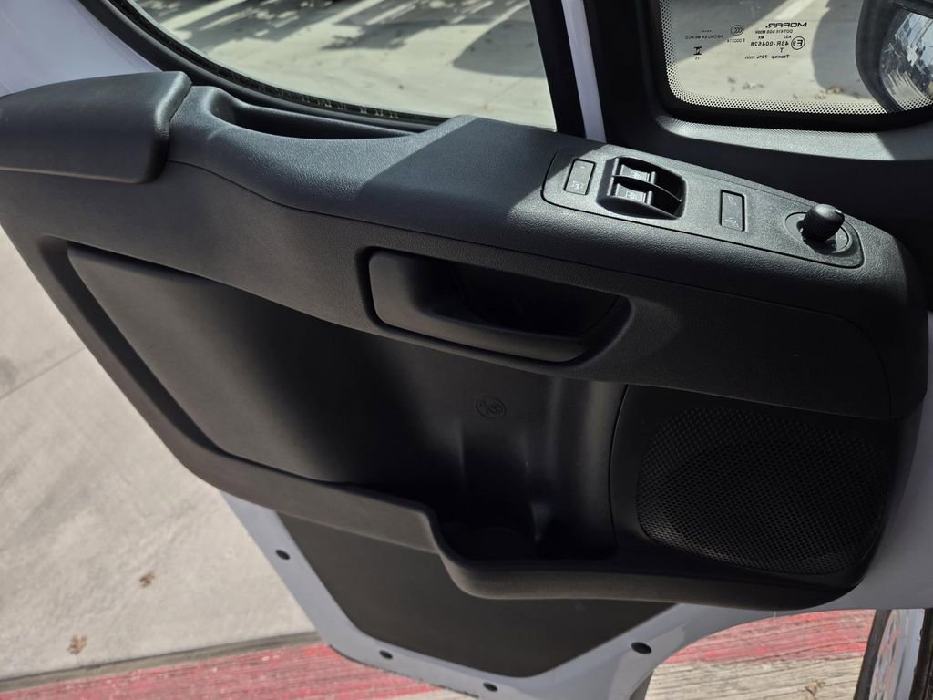 New 2025 RAM ProMaster 3500 w/ Roll-Up Rear Door Package image 17