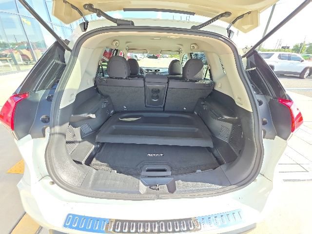 Used 2017 Nissan Rogue SV FWD image 26