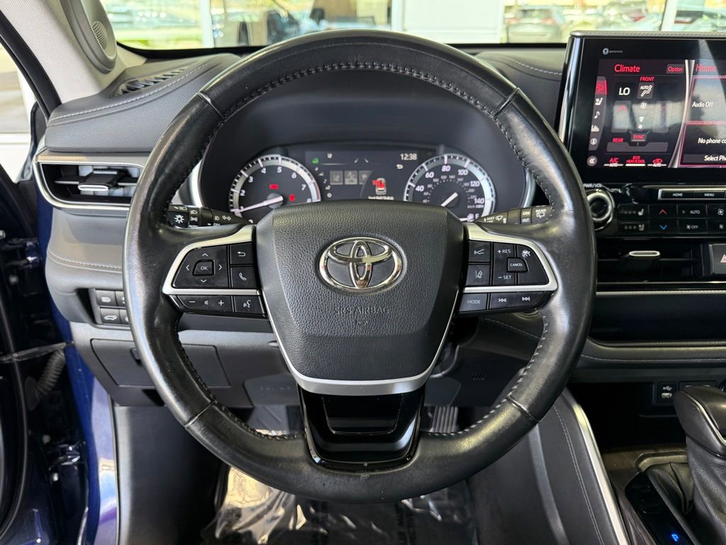 Used 2022 Toyota Highlander Platinum image 25