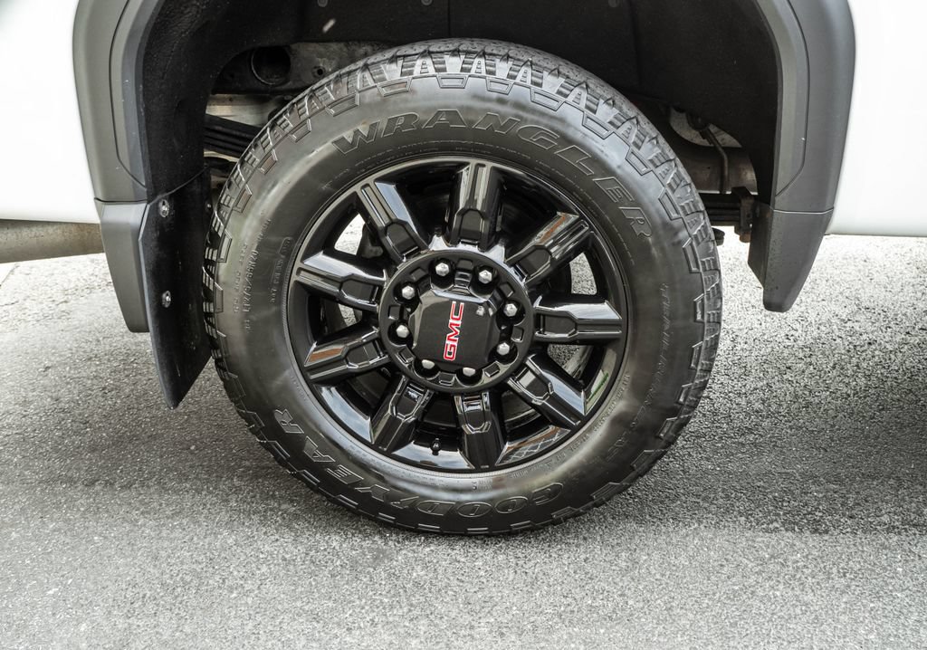 Used 2024 GMC Sierra 2500 AT4 w/ AT4 Preferred Package AWD/4WD image 29