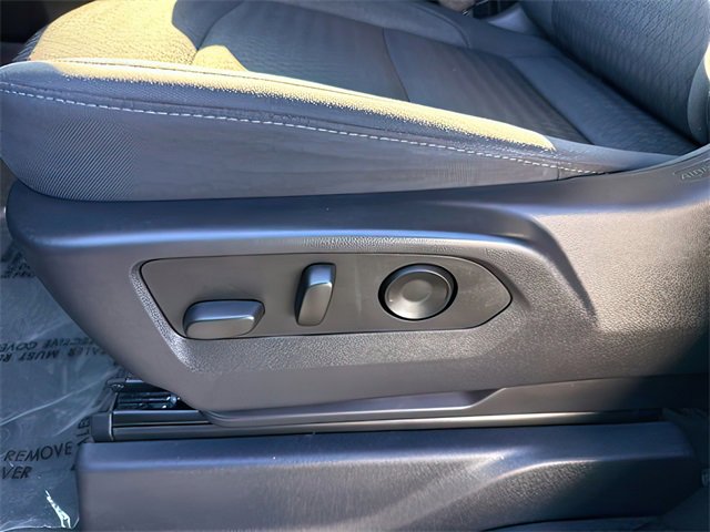 Used 2023 Chevrolet Silverado 1500 Custom image 16