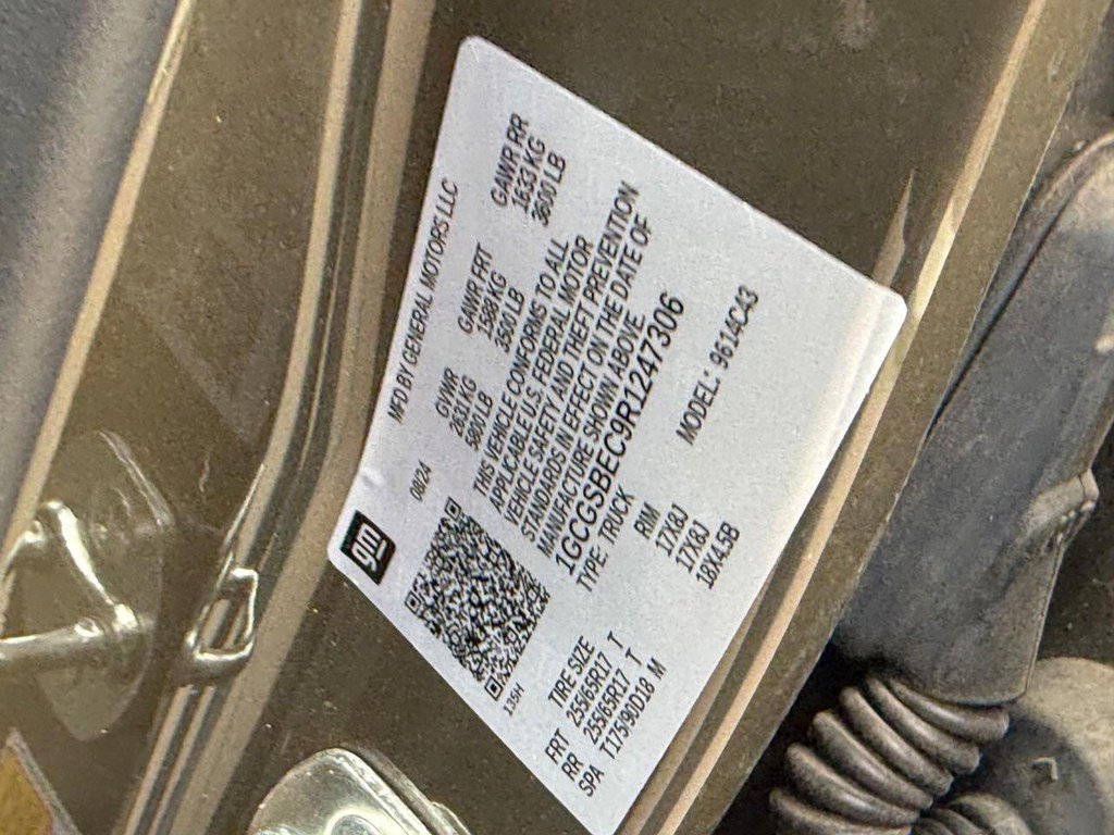 Used 2024 Chevrolet Colorado W/T image 25