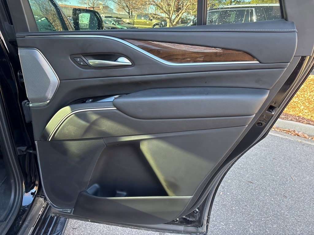 Certified 2023 Cadillac Escalade Premium Luxury Platinum image 17