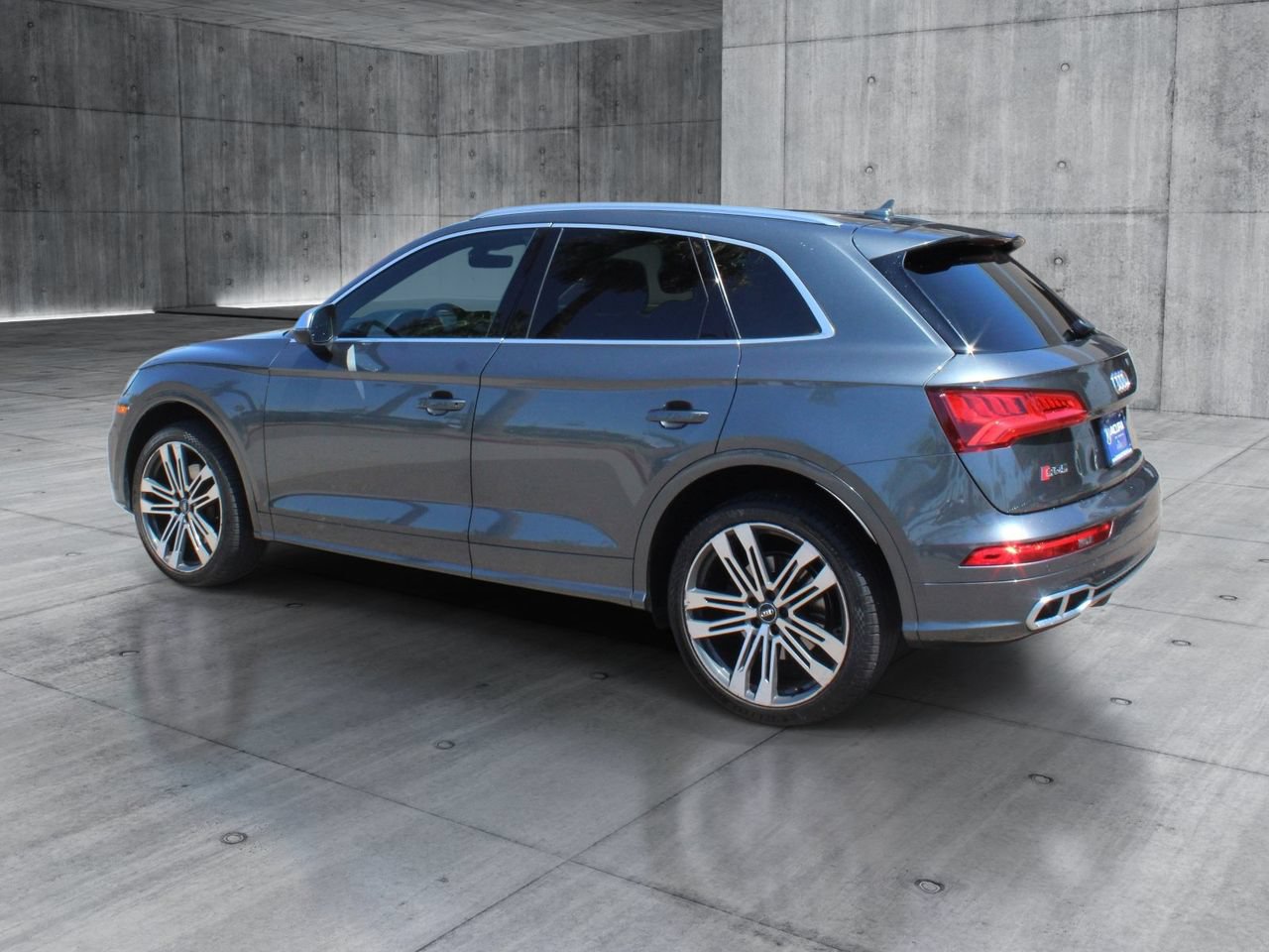 Used 2020 Audi SQ5 Premium w/ Convenience Package AWD/4WD image 3