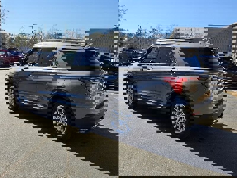 Used 2025 Ford Explorer Active w/ Active Comfort Package image 12