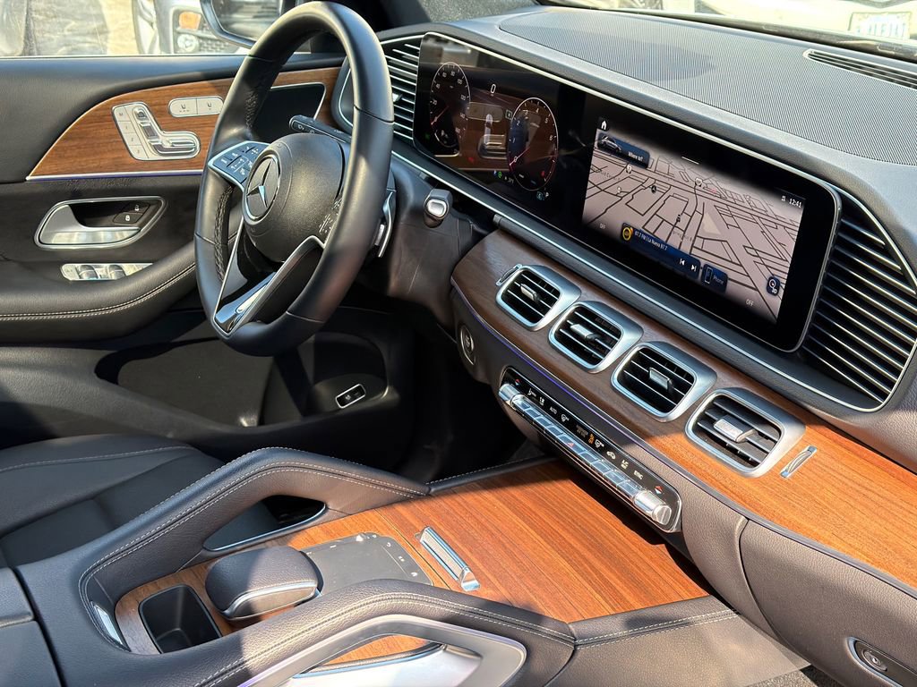 Used 2025 Mercedes-Benz GLE 350 4MATIC image 11