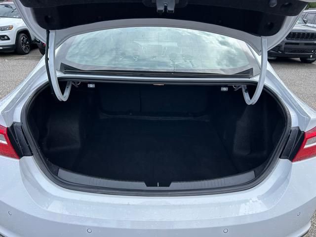 Used 2024 Chevrolet Malibu LT image 26