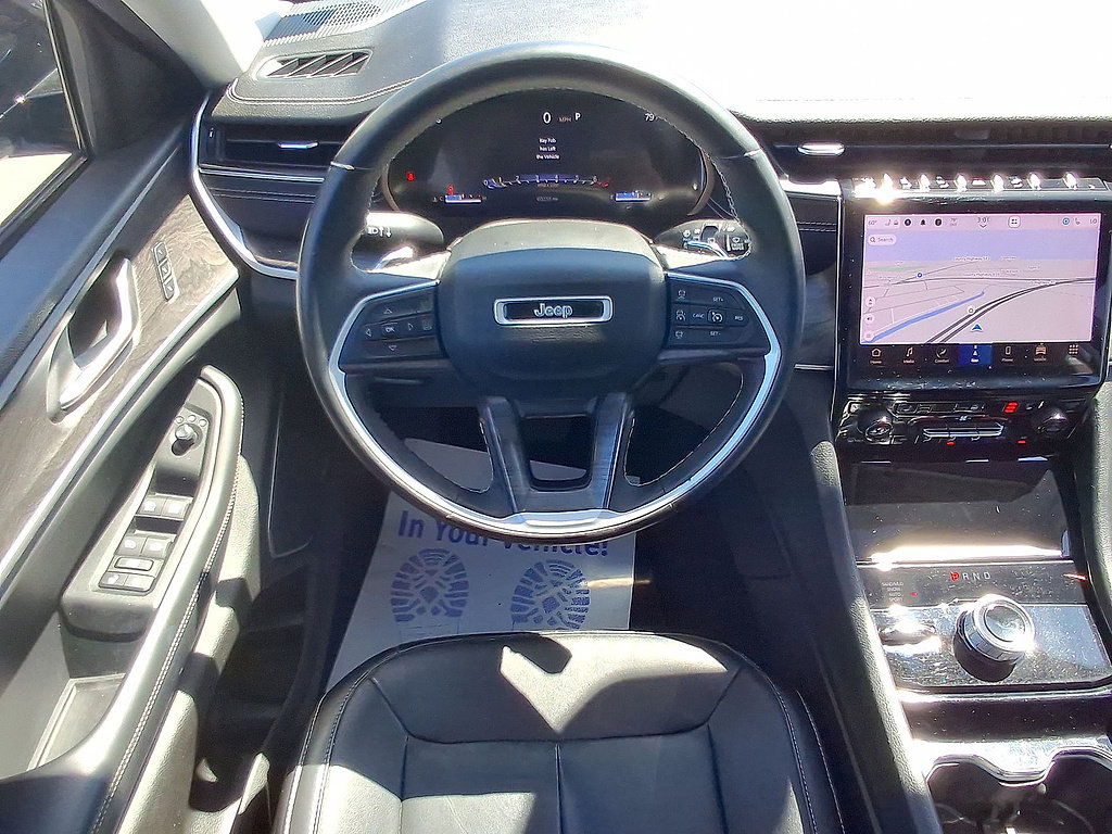 Used 2022 Jeep Grand Cherokee L Limited w/ Black Appearance Package AWD/4WD image 21
