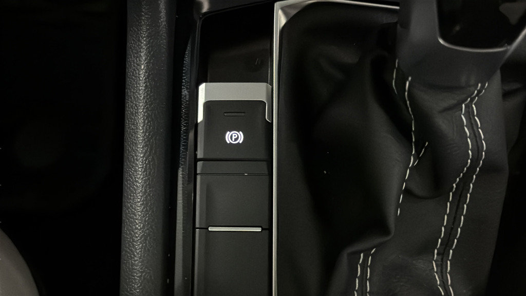 Used 2025 Volkswagen Taos SE image 36