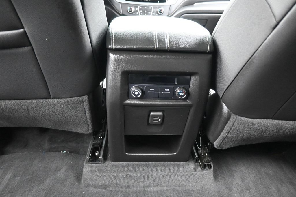 Used 2022 Chevrolet Traverse LT w/ LPO, Floor Liner Package FWD image 40