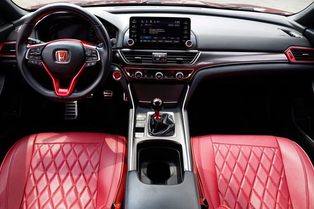 Used 2018 Honda Accord Sport image 2