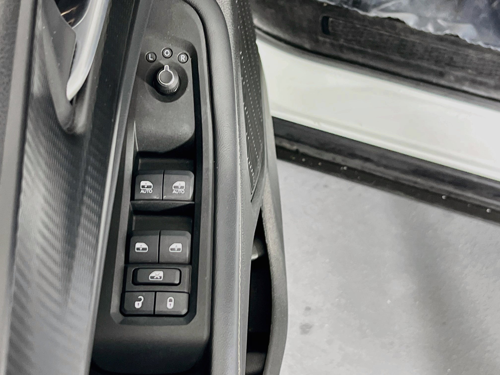 Used 2023 Jeep Grand Cherokee L Laredo AWD/4WD image 17