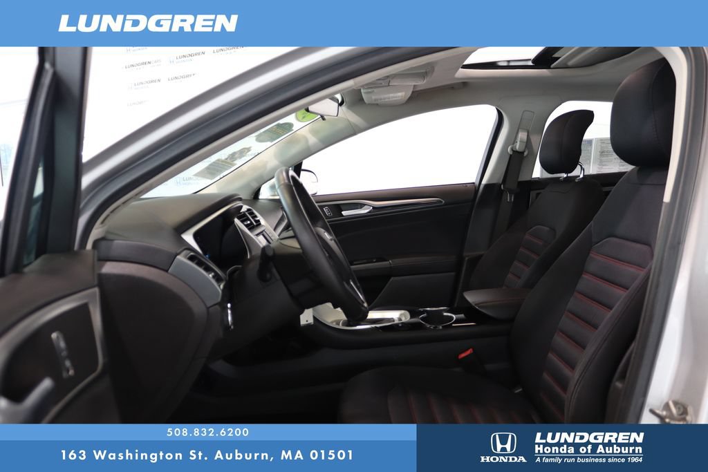 Used 2014 Ford Fusion SE w/ Equipment Group 201A FWD image 10