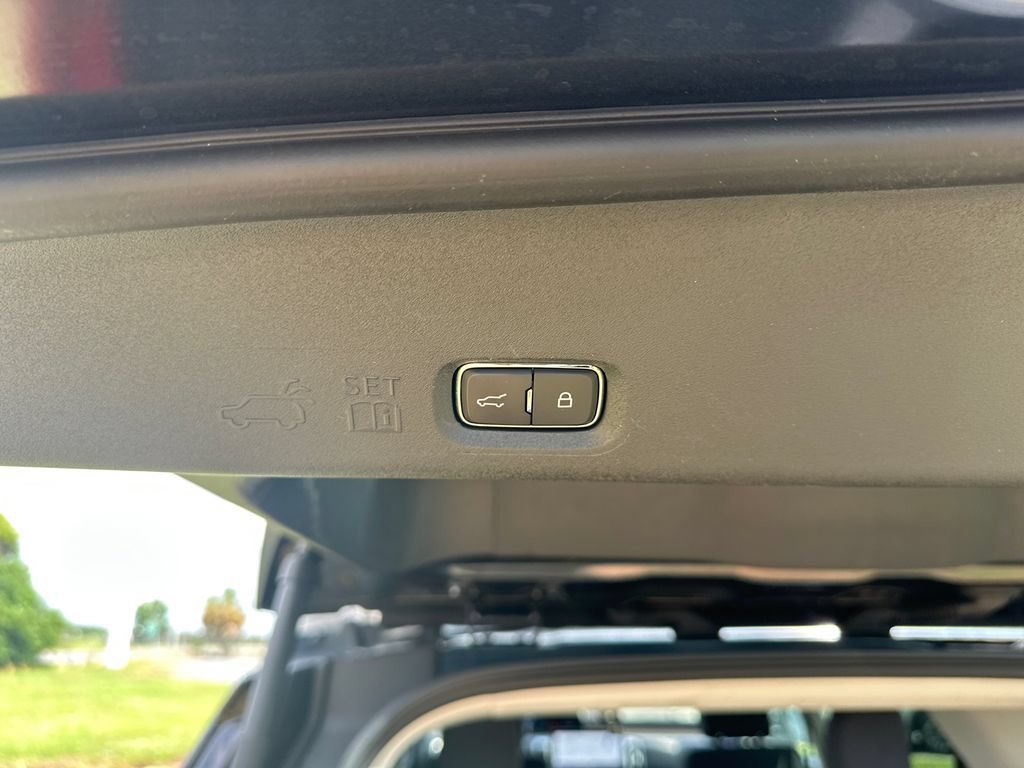 Certified 2025 Ford Expedition Active AWD/4WD image 20
