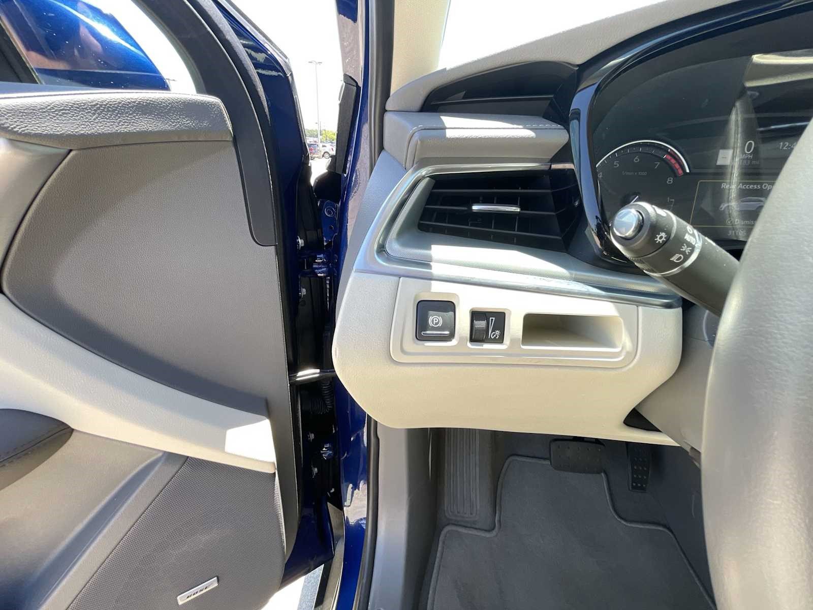 Certified 2025 Cadillac XT5 Premium Luxury AWD/4WD image 14