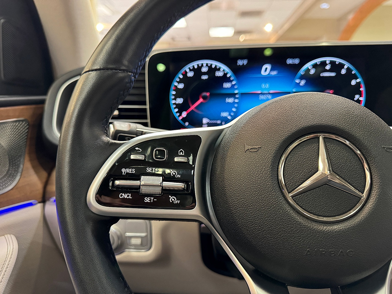 Used 2022 Mercedes-Benz GLE 350 4MATIC w/ Premium Package image 20