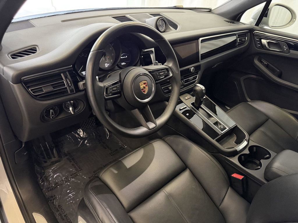 Used 2023 Porsche Macan S image 28