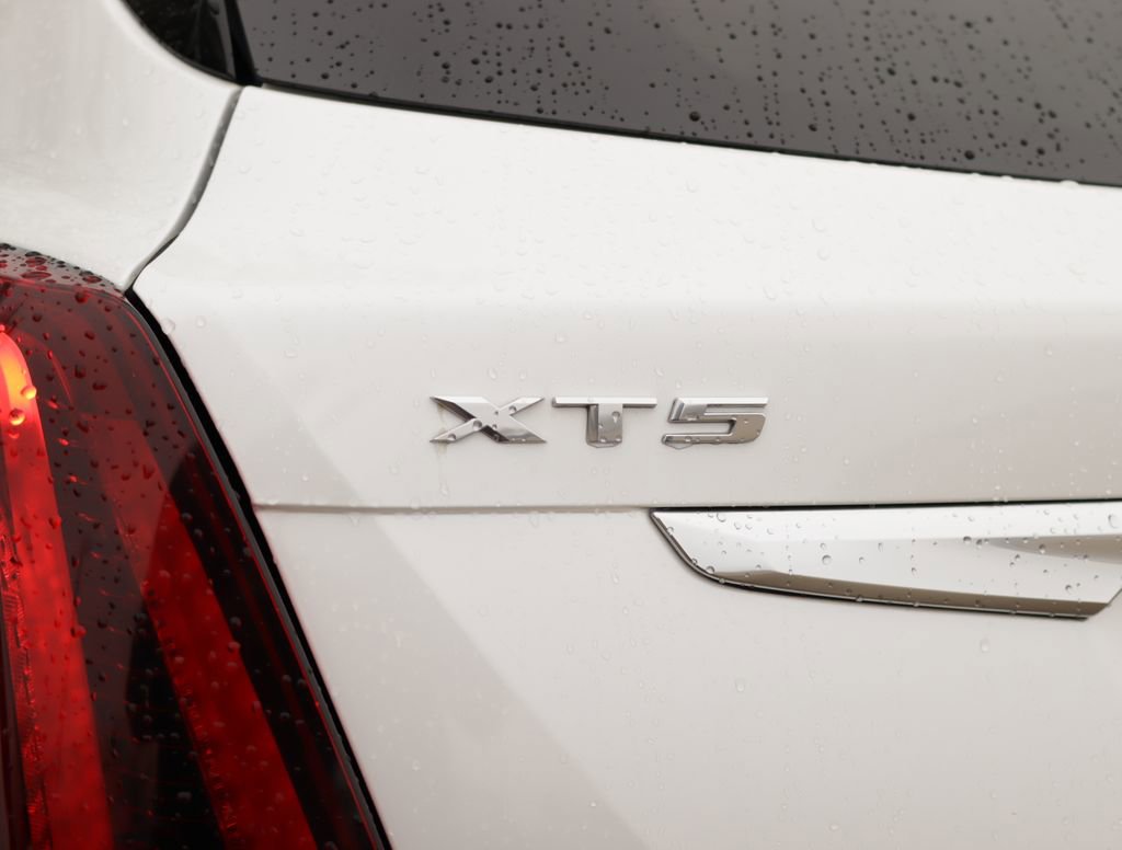 Used 2021 Cadillac XT5 Premium Luxury image 35