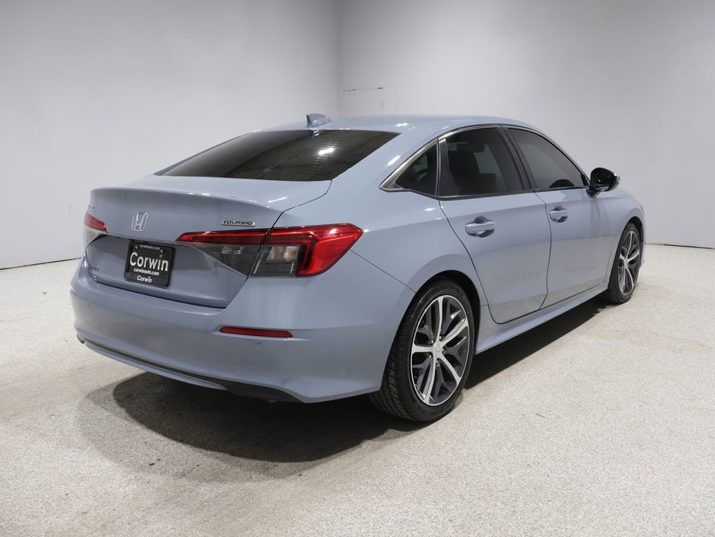 Used 2022 Honda Civic Touring image 2