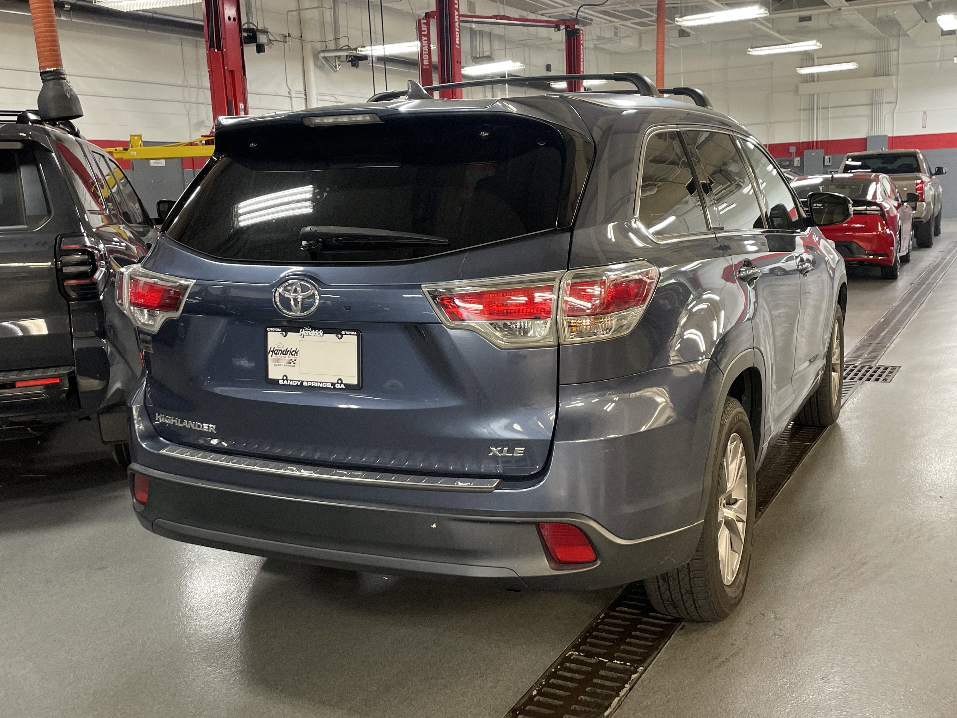 Used 2015 Toyota Highlander XLE FWD image 9