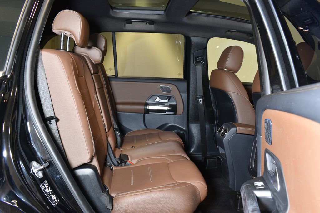 Used 2023 Mercedes-Benz GLB 35 AMG 4MATIC image 30