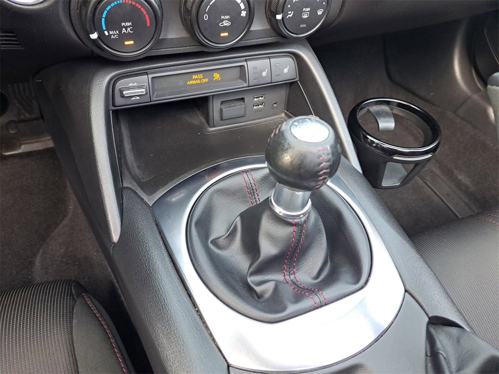 Used 2019 MAZDA MX-5 Miata RF Club w/ I-ACTIVSENSE Sport Package image 17