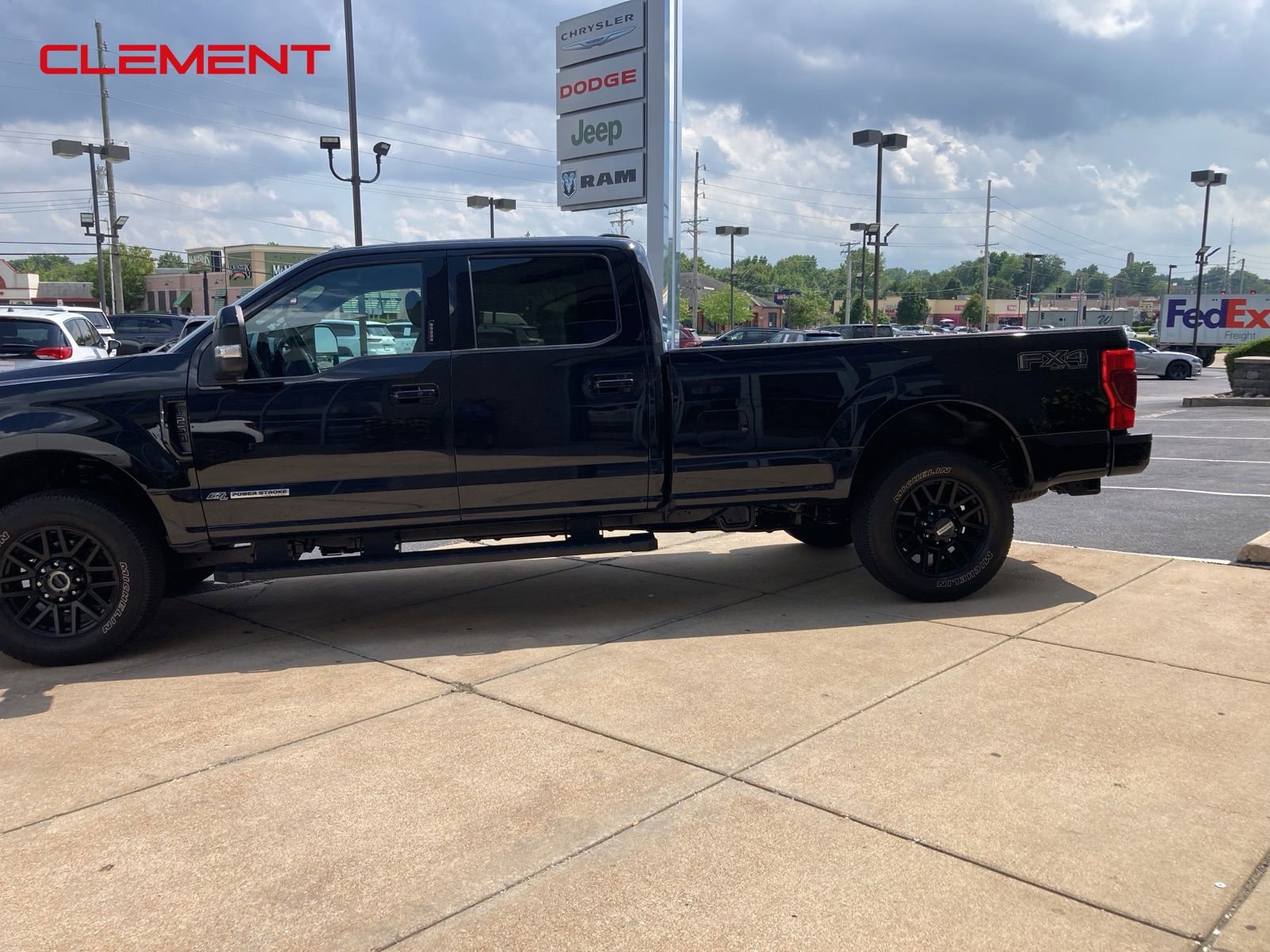 Used 2022 Ford F250 Lariat w/ Black Appearance Pkg image 2