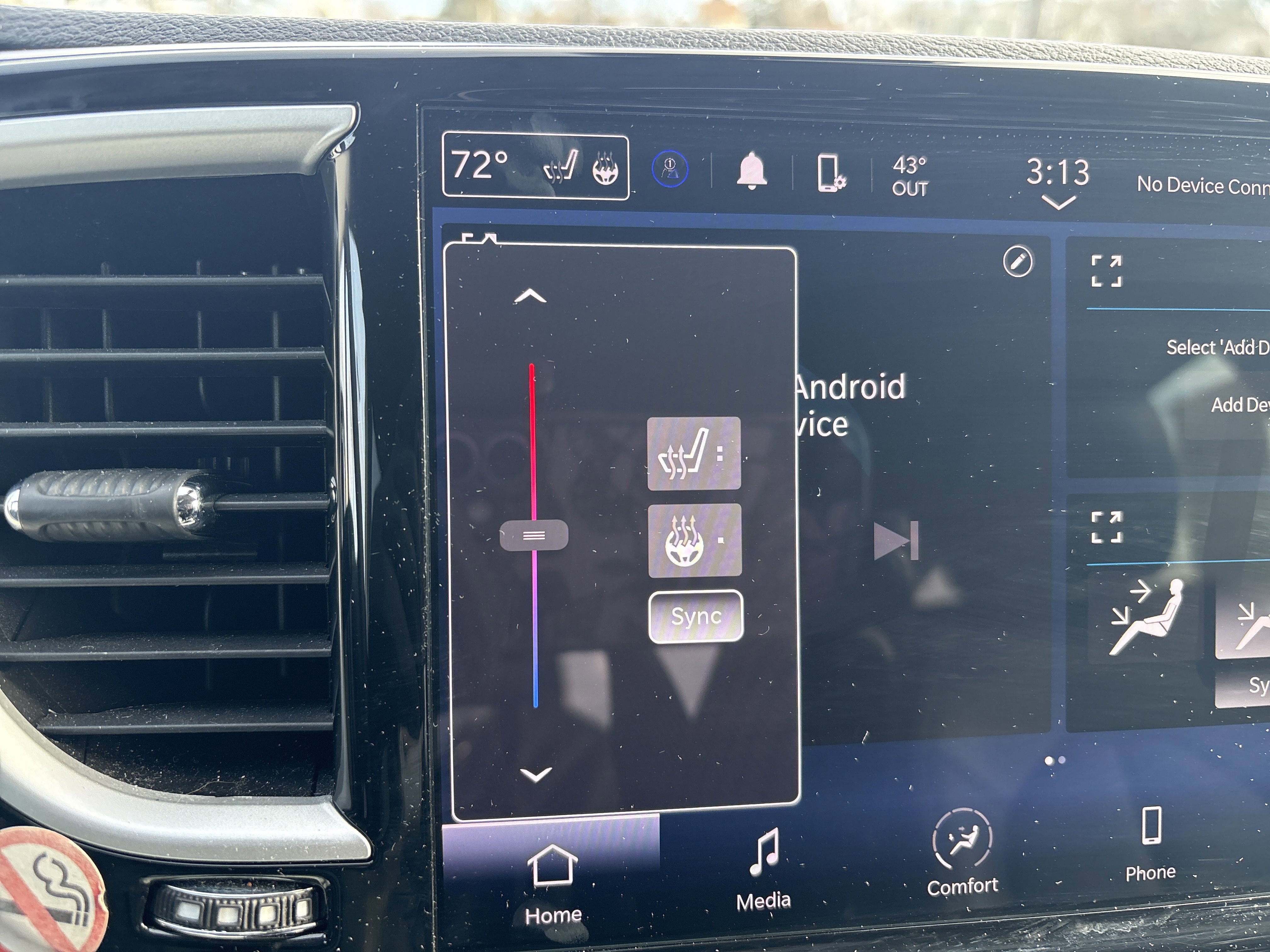 Used 2024 Chrysler Pacifica Touring-L image 28