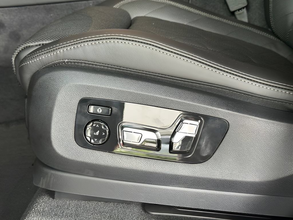 New 2026 BMW X5 sDrive40i w/ M Sport Package RWD image 12