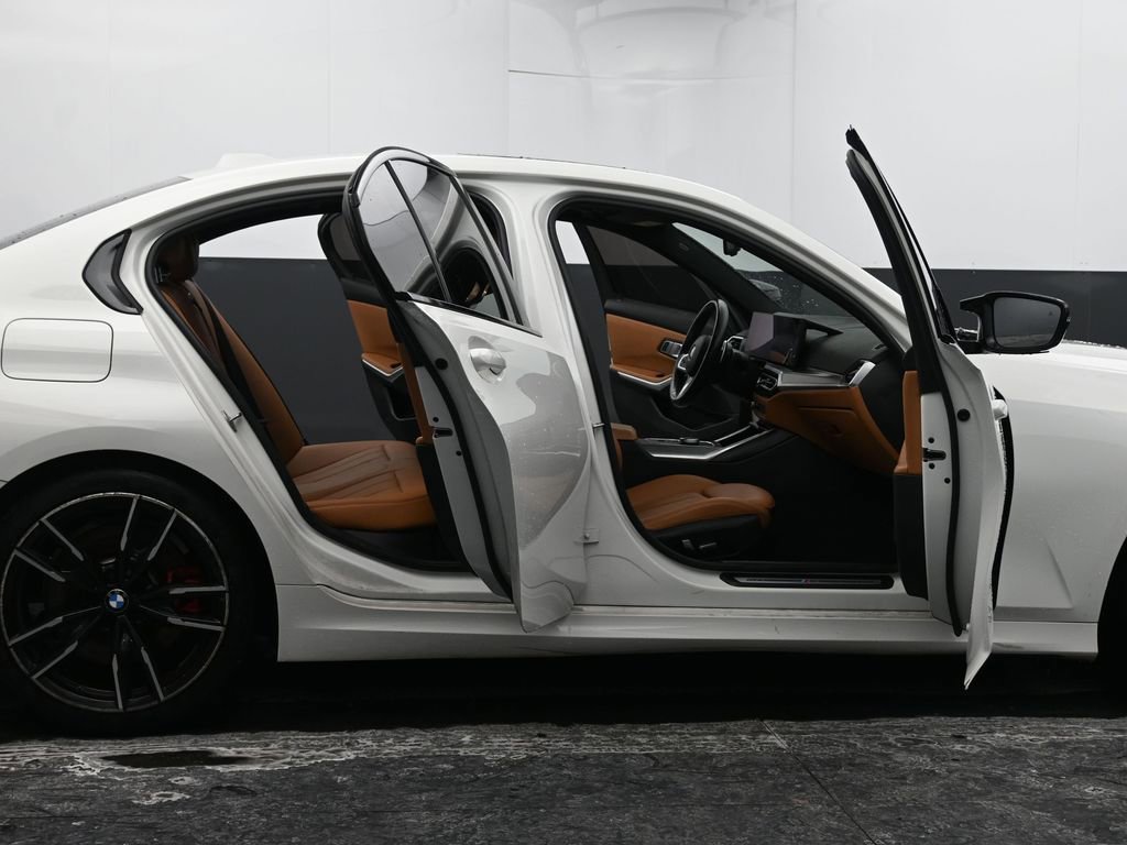 Used 2023 BMW M340i w/ Shadowloine Package image 16