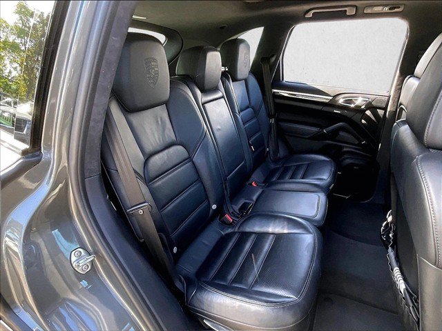 Used 2016 Porsche Cayenne Turbo AWD/4WD image 25