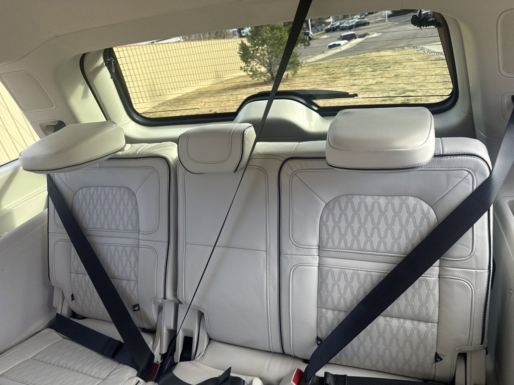 Certified 2024 Lincoln Navigator Black Label image 21