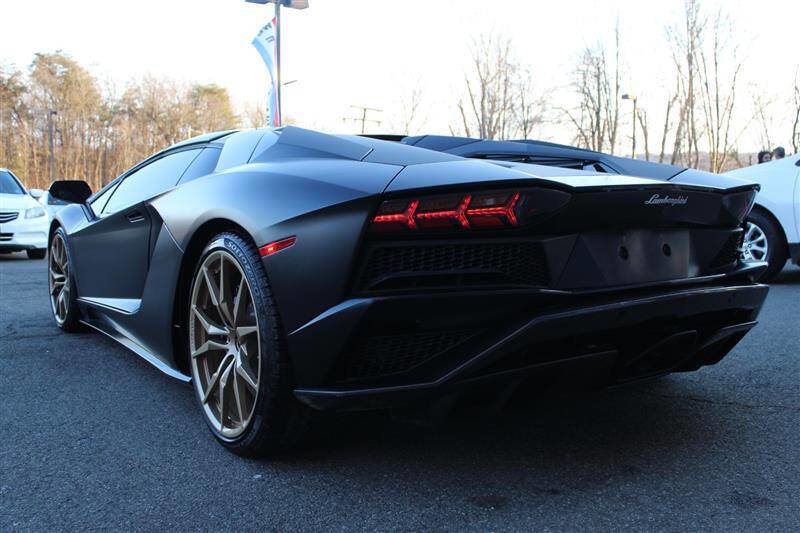 Used 2018 Lamborghini Aventador S image 18