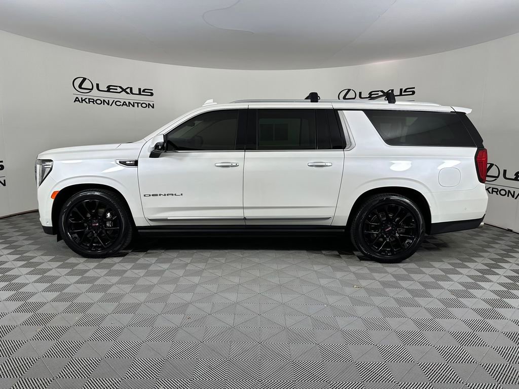 Used 2023 GMC Yukon XL Denali w/ Denali Reserve Package AWD/4WD image 10