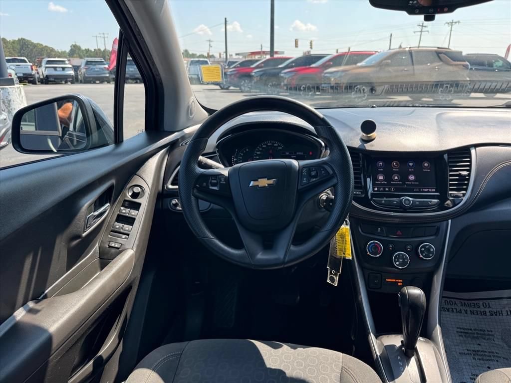 Used 2020 Chevrolet Trax LS w/ Tint and Cruise Package FWD image 12