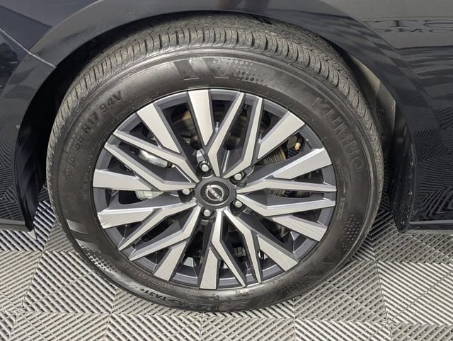 Used 2025 Nissan Altima 2.5 SV FWD image 8